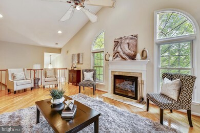 5702 Balsam Grove Ct, Rockville, MD 20852 - photo 2