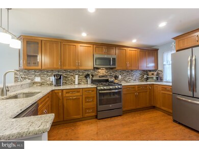 739 Surrey Ln, Glenolden, PA 19036 - photo 3