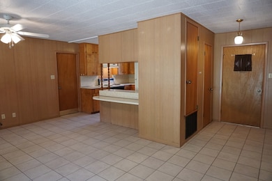 109 Glenwood Dr, Fredericksburg, TX 78624 - photo 5