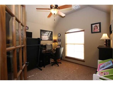 Studio/Study/Office.