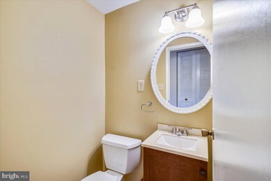 19356 Running Cedar Ct, Germantown, MD 20876 - photo 6