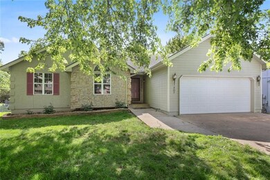 207 N Darrowby Dr, Raymore, MO 64083 - photo 2