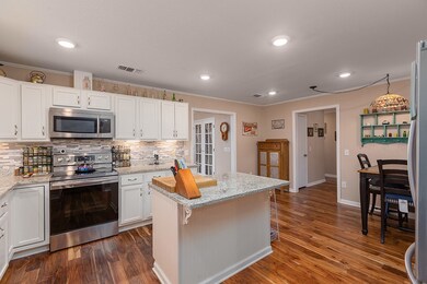 185 Lancewood Cir, Lufkin, TX 75904 - photo 2