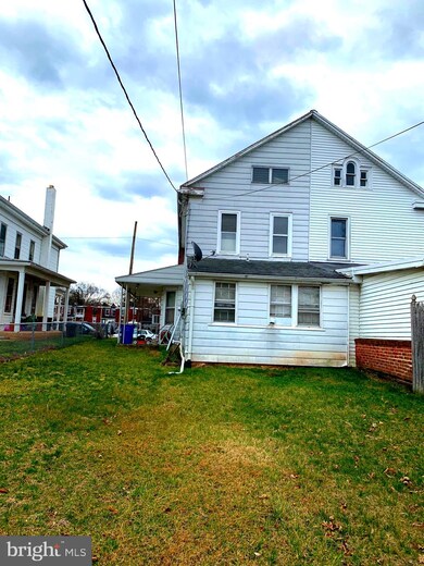 82 S 3rd St, Mount Wolf, PA 17347 - photo 4