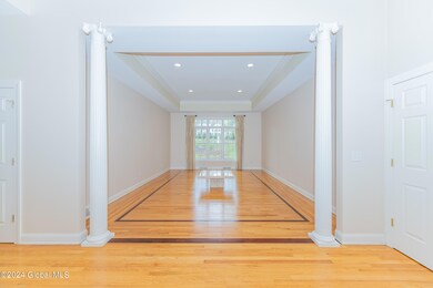 15 Tulip Tree Ln, Schenectady, NY 12309 - photo 5