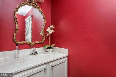 11913 Thurloe Dr, Lutherville Timonium, MD 21093 - photo 4