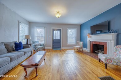 5109 Oakview Rd, Knoxville, TN 37918 - photo 6