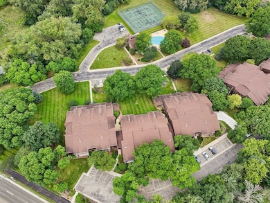 3108 Creekview Dr unit 7, Middleton, WI 53562 - photo 6