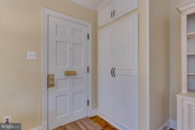 1200 S Barton St unit 311, Arlington, VA 22204 - photo 2