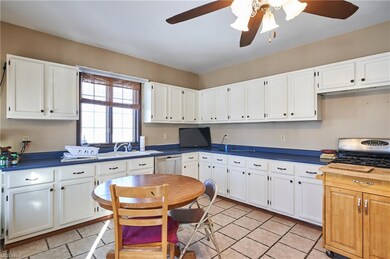 558 Clay Rd, Jefferson, OH 44047 - photo 4