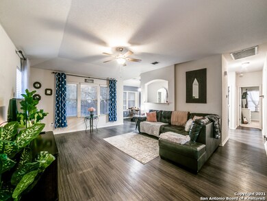 10723 Kobort Canyon, Helotes, TX 78023 - photo 3