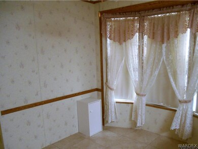 BREAKFAST NOOK OFF KITCHEN