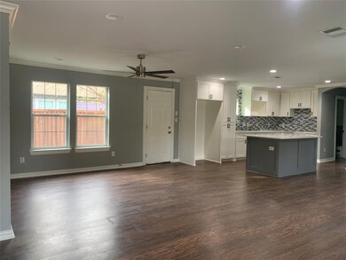 705 S Howeth St, Gainesville, TX 76240 - photo 2