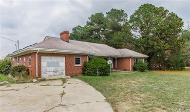 931 Greys Point Rd, Topping, VA 23169 - photo 2