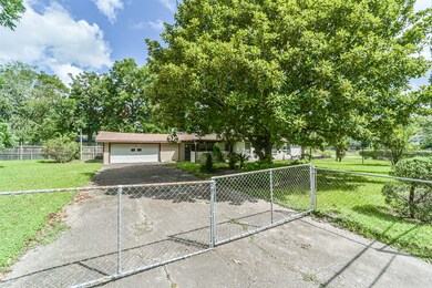 6205 Morrow St, Houston, TX 77091 - photo 4