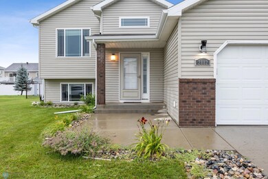 2812 Umber Ct S, Fargo, ND 58104 - photo 3