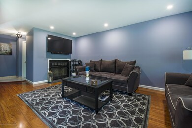 LivingRoom2