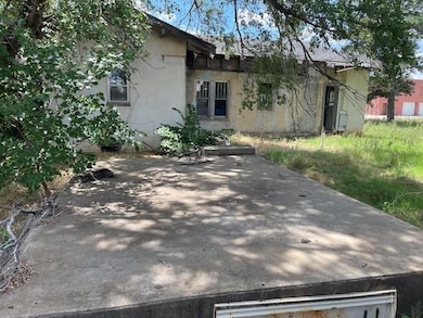 119 S Oak Ave, Erick, OK 73645 - photo 4