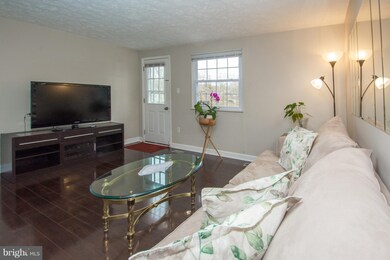 5910 Rowanberry Dr, Elkridge, MD 21075 - photo 7