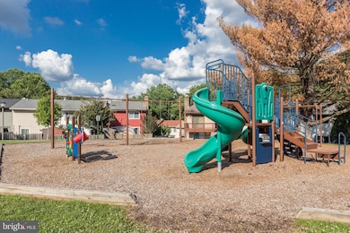 9532 Miranda Ct, Fairfax, VA 22031 - photo 6