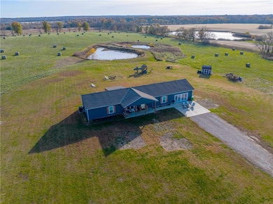 39201 E 351st St, Creighton, MO 64739 - photo 2