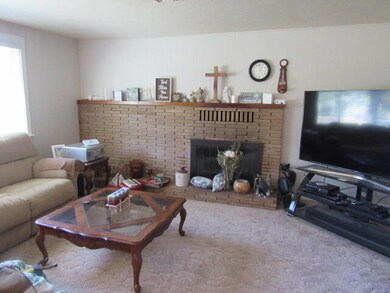 Living Room w/fireplace