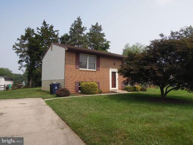 7070 Saddle Dr, Sykesville, MD 21784 - photo 4