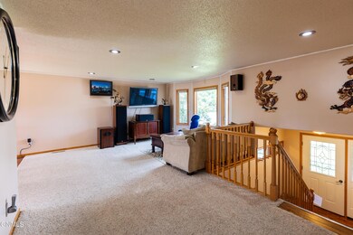 801 E Calgary Ave-07