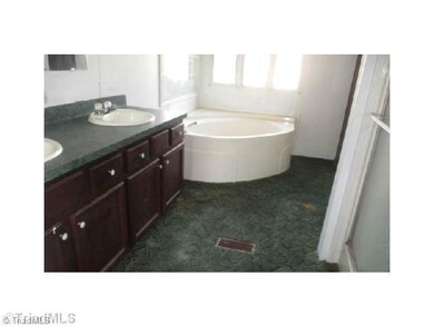 6723 Royal Ridge Rd, Ramseur, NC 27316 - photo 6