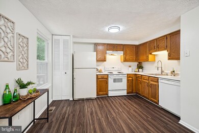 557 Bay Dale Ct, Arnold, MD 21012 - photo 7