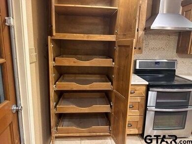 2216 Aberdeen Dr, Tyler, TX 75703 - photo 7