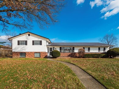 1526 Lonsdale Rd, Columbus, OH 43232 - photo 2