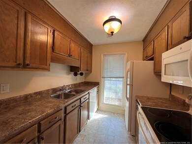 2736 Helaman Ct, Fayetteville, NC 28303 - photo 5