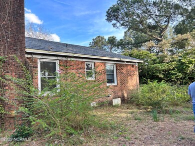 214 Harvard Cir, Jacksonville, NC 28546 - photo 6