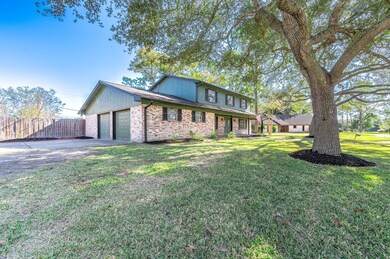 405 Karlis Dr, Alvin, TX 77511 - photo 4