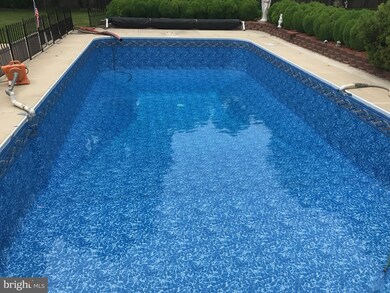 1214 Farmview Rd, Pasadena, MD 21122 - photo 3