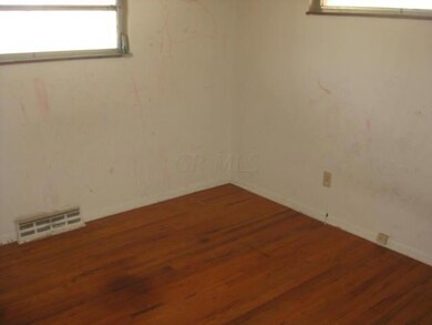 1760 Simpson Dr, Columbus, OH 43227 - photo 5