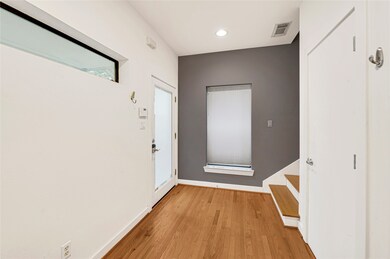 4202 Spencer St unit E, Houston, TX 77007 - photo 3