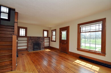 7Living Room
