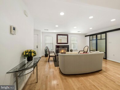 11 Luxberry Ct, Rockville, MD 20852 - photo 7