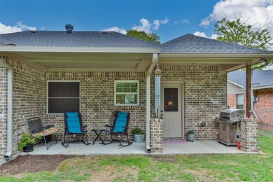 1313 S Clements St, Gainesville, TX 76240 - photo 6