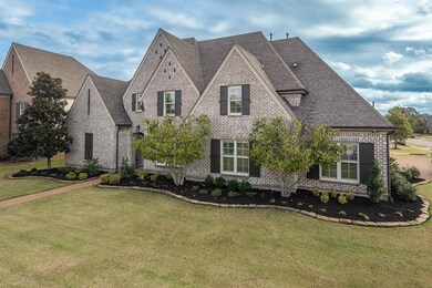 View of front of house featuring a front yard