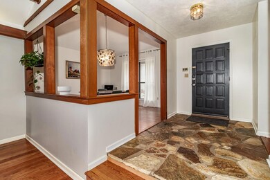 9-web-or-mls-2912 FOXHALL CIR (c)-