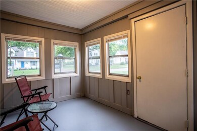 1327 W 29th St S, Independence, MO 64052 - photo 3