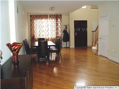 731 Oceanside Ave, Staten Island, NY 10305 - photo 3