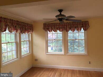 7116 Warbler Ln, McLean, VA 22101 - photo 7