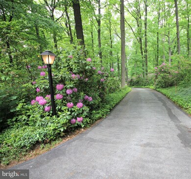 109 Brownstone Dr, Hershey, PA 17033 - photo 2