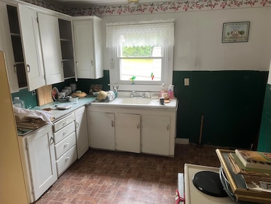 14 Garden St, Millinocket, ME 04462 - photo 7