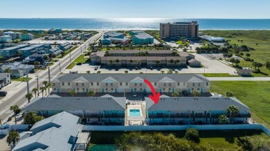 One block from the beach!