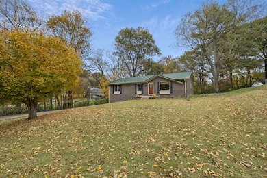 202 Cathey Ln, Columbia, TN 38401 - photo 2